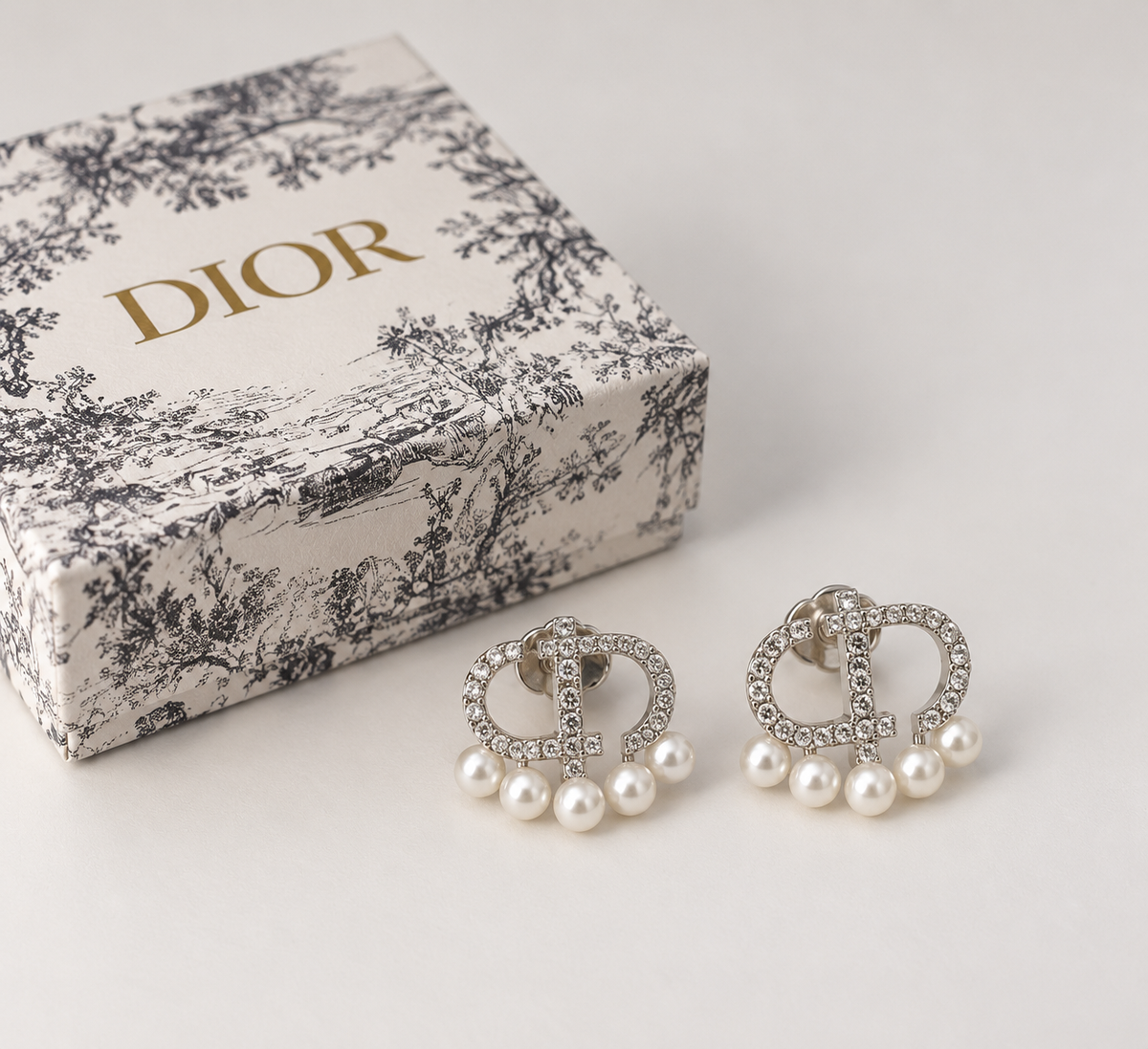 Σκουλαρίκια Dior